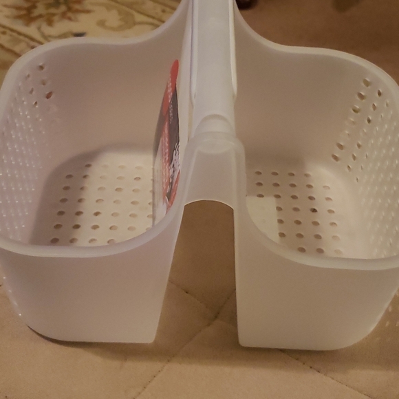 BATHROOM ACCESSORIES - Picture 3 of 13